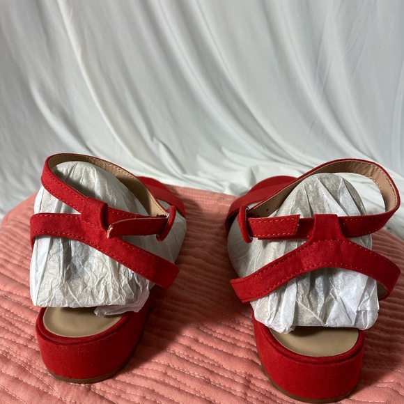 Red a . nee . day sandal, size 9.5 - Picture 3 of 8